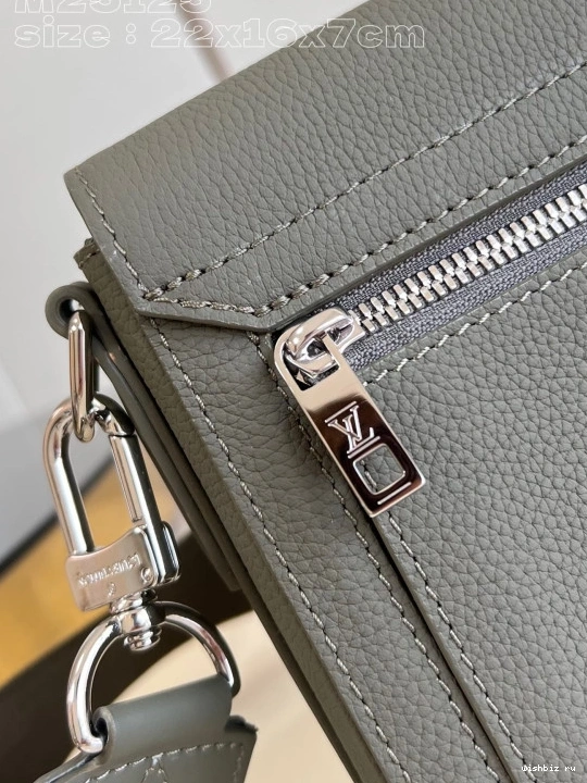 WIS PM-22*16.5*7CM LOUIS Messenger VUITTON Takeoff 0312